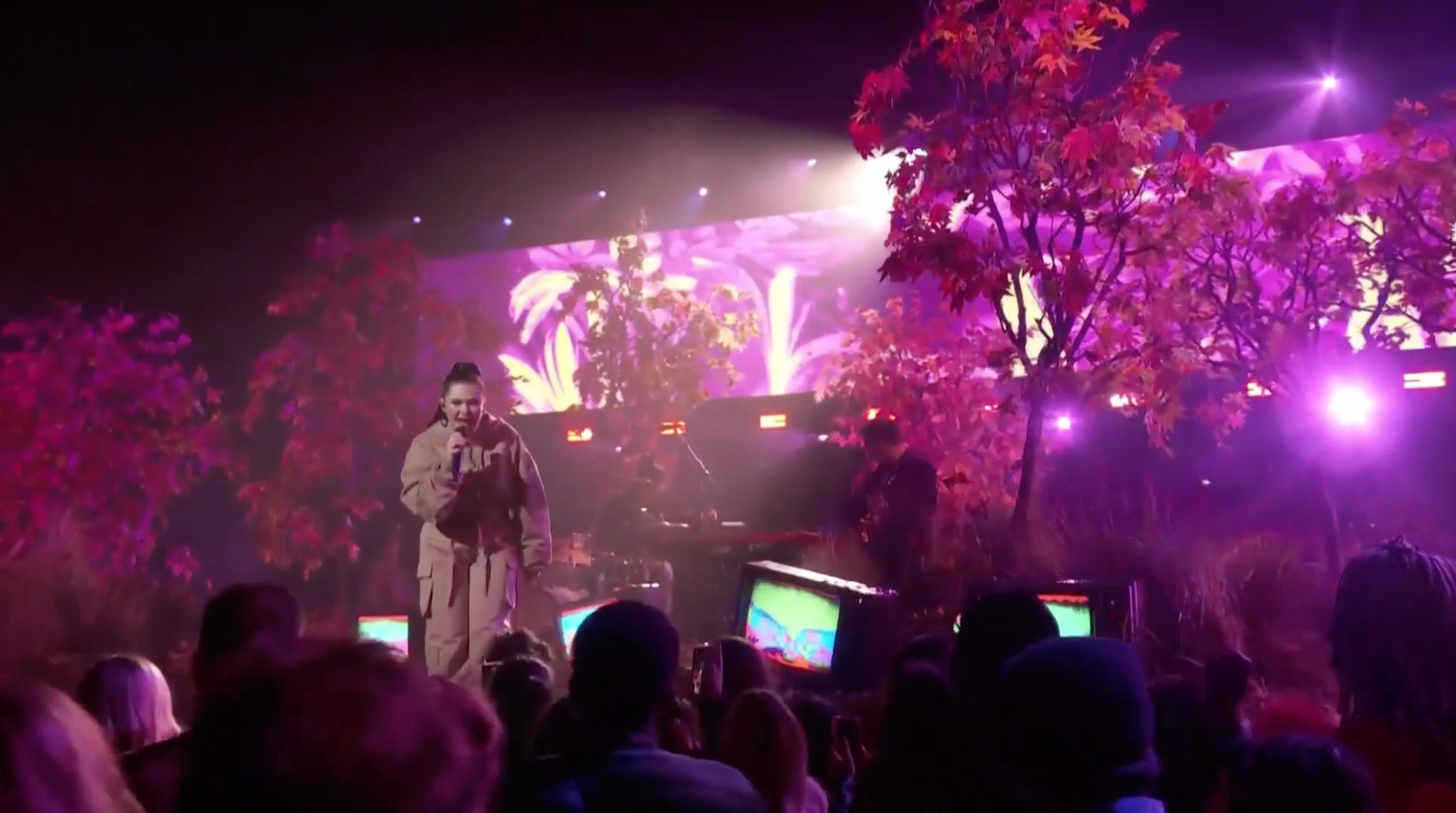 LAUREN SPENCER-SMITH — 48TH PEOPLE'S CHOICE AWARDS