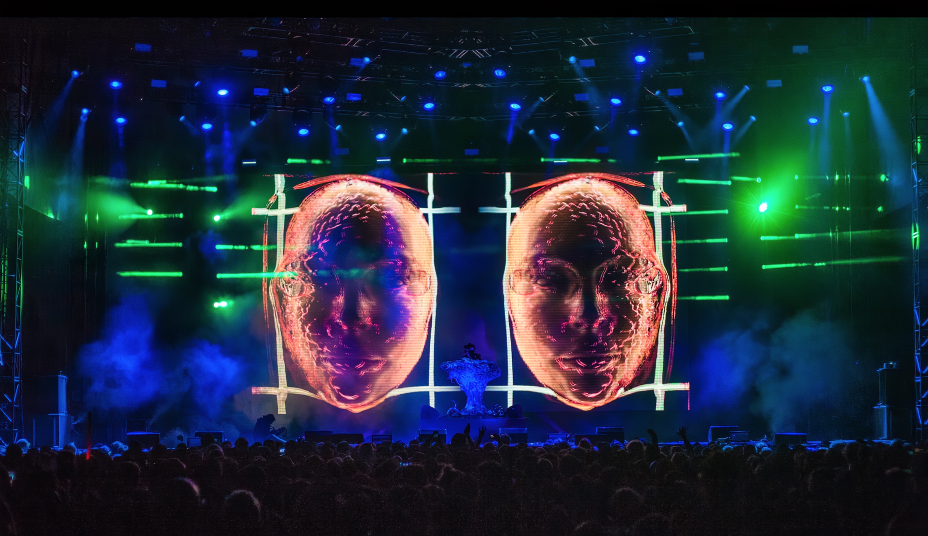 FLYING LOTUS — LAYER³ > HYPERCUBE > 3D LIVE