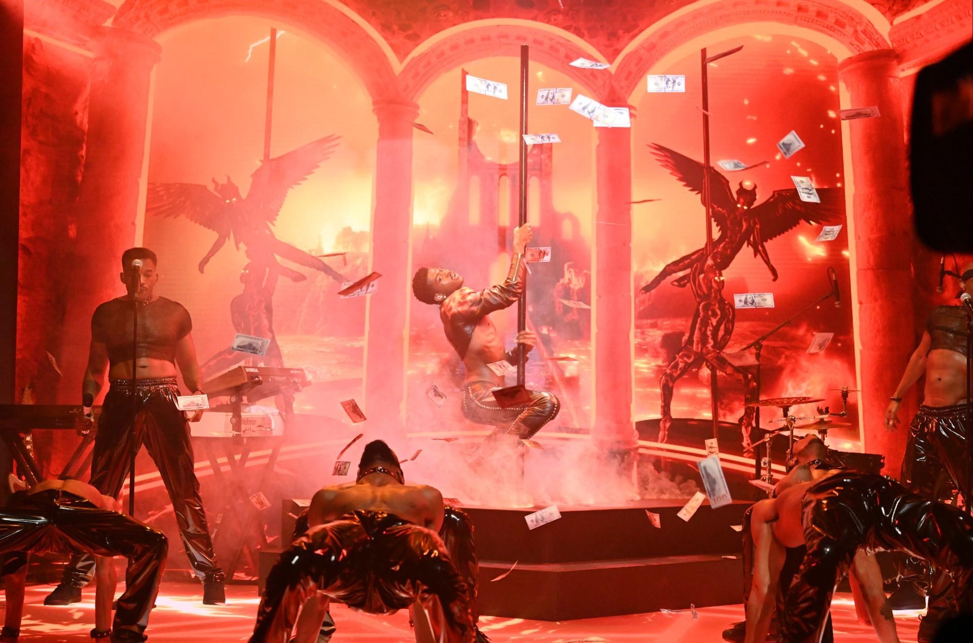 LIL NAS X — BROADCAST