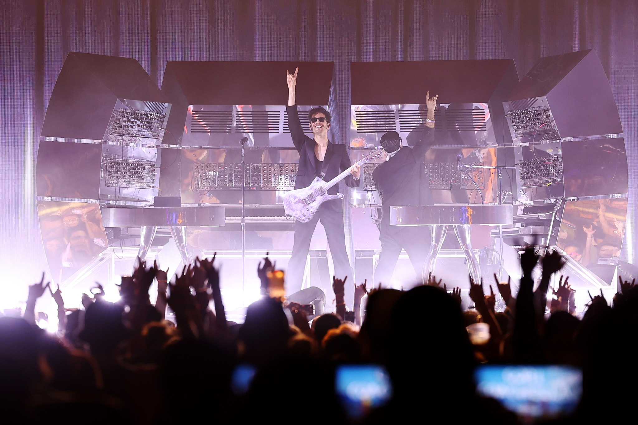 CHROMEO — CONCERT VISUALS