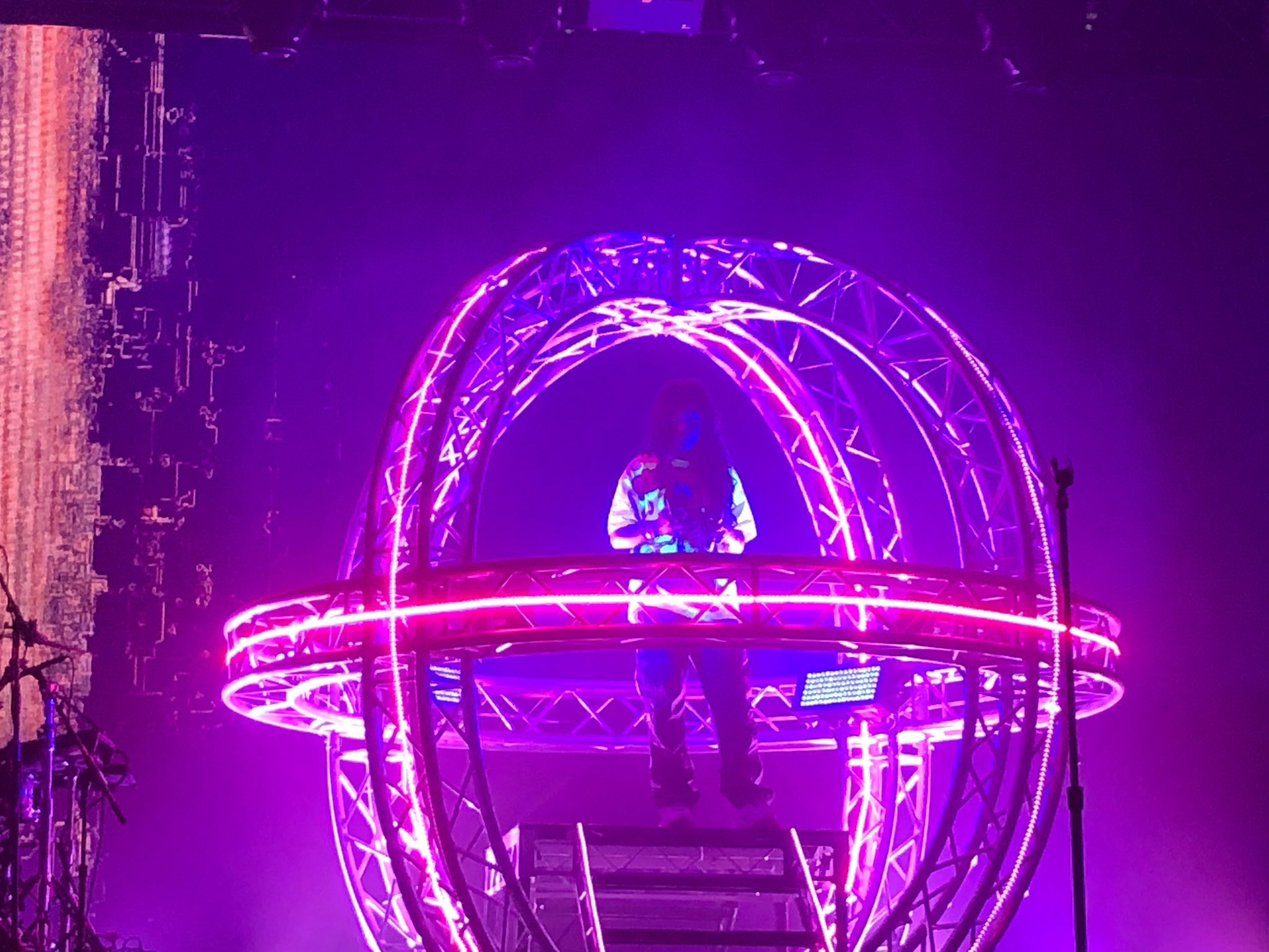 SZA — CONCERT VISUALS