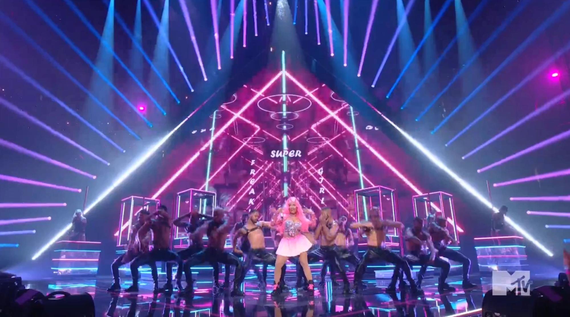 NICKI MINAJ — MTV VMAS 2022